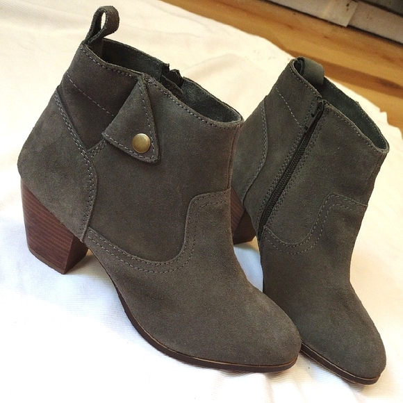 Diba Sophia Suede Heeled Ankle Boot - Picture 1 of 9